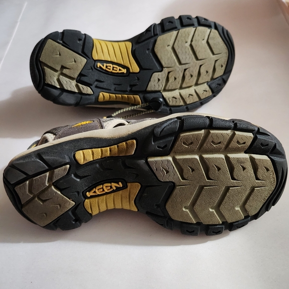 KEEN Newport H2 Sandals in Green Yellow - Picture 6 of 11